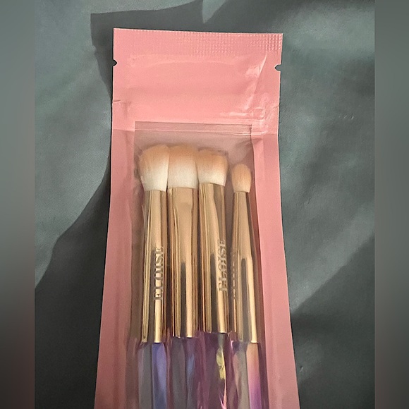 NEW: ELOISE BEAUTY- Prism Luxury Eye Shadow Brush Set! - Picture 3 of 7